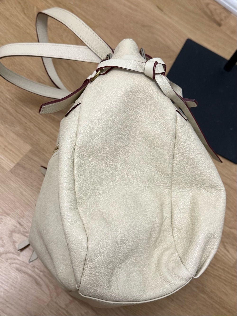 Dooney & Bourke Vintage Nina Pebbled Leather Shoulder Bag - Picture 4 of 9